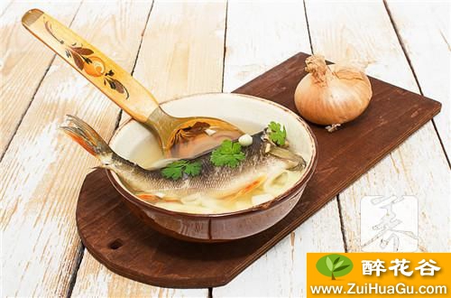 土茯苓水鱼汤的营养做法